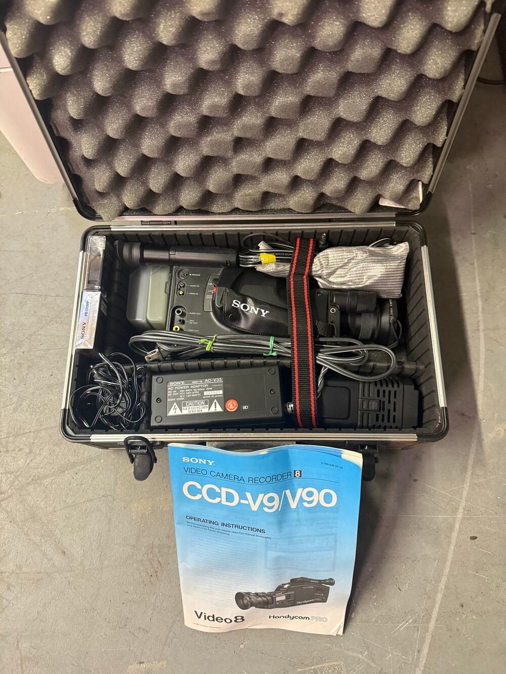 Vintage Sony Handycam Pro CCD-V9/V90 Video8 Camcorder System